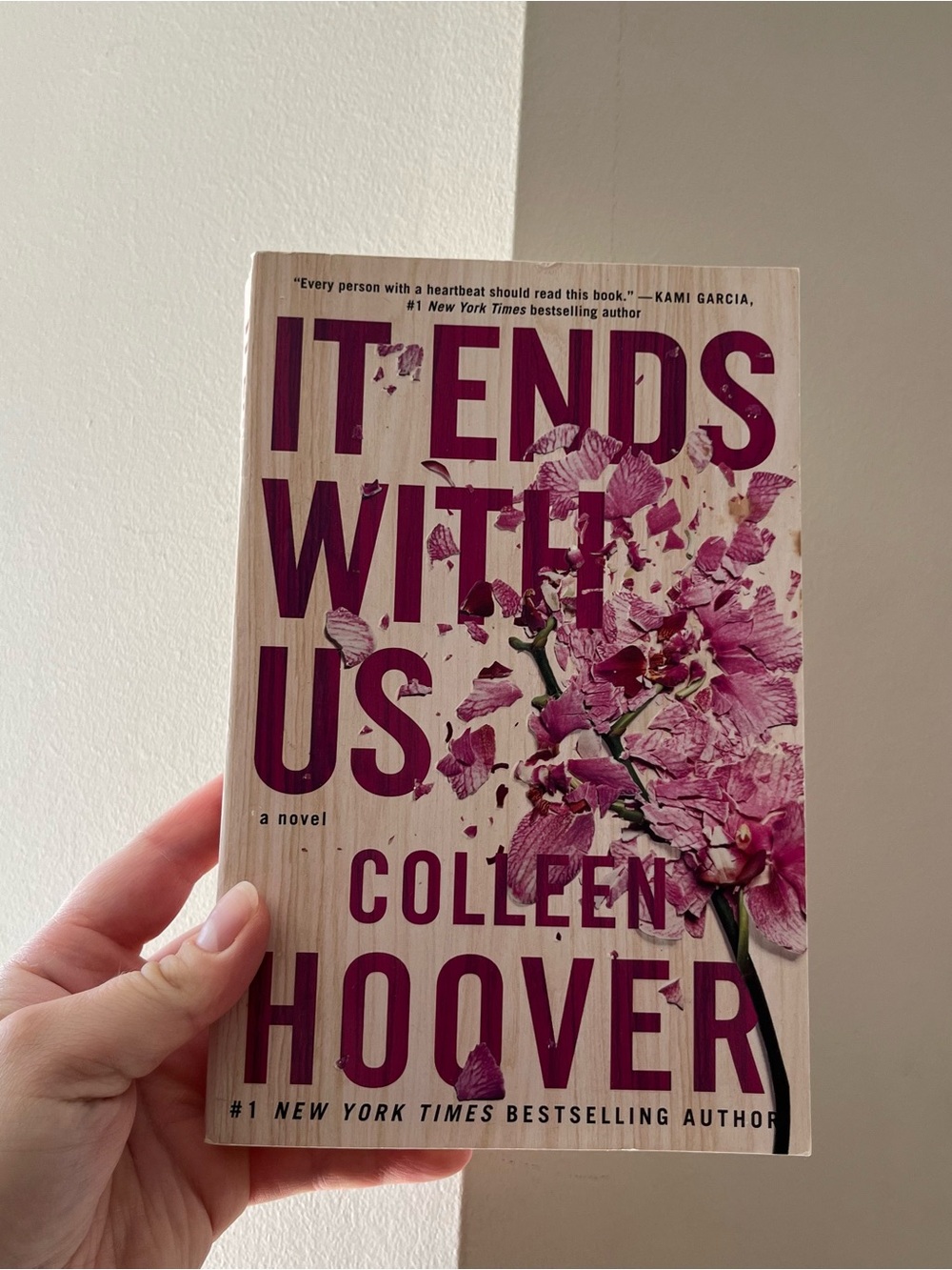 📚 4/25$ 📚 It Ends With Us by Colleen Hoover